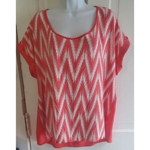 Eyeshadow Chevron Keyhole Back Top